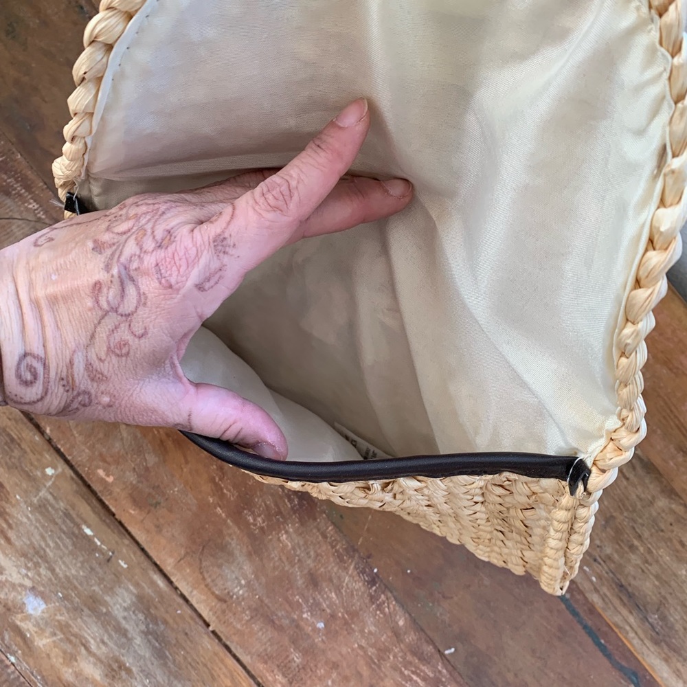 Gorgeous Straw Envelope Clutch - Picture 6 of 8